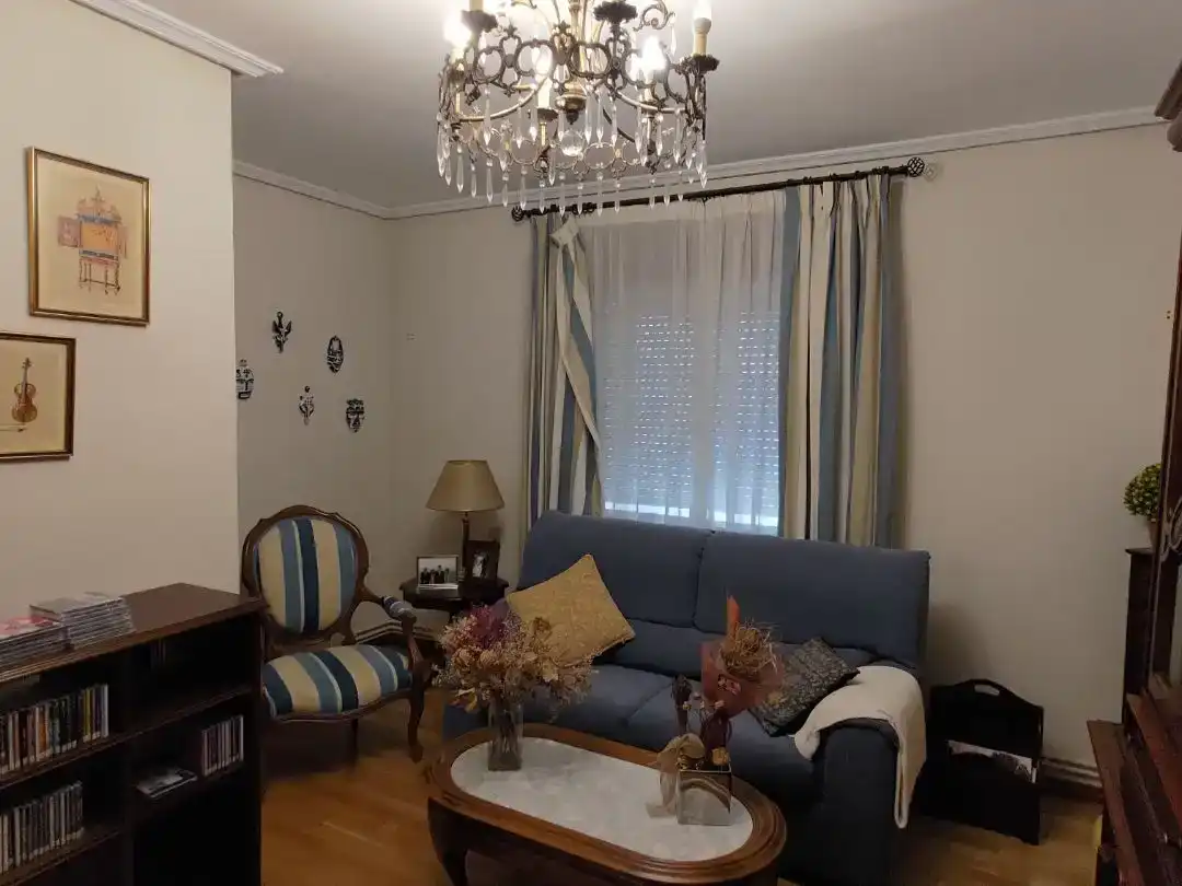 Sala d'estar de Casa adosada en venda en Cáceres Capital amb Aire condicionat