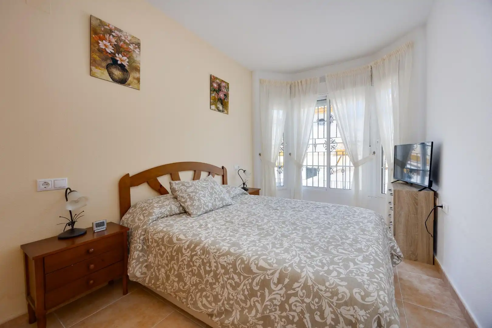 Dormitori de Casa o xalet en venda en Torrevieja amb Jardí privat, Terrassa i Moblat