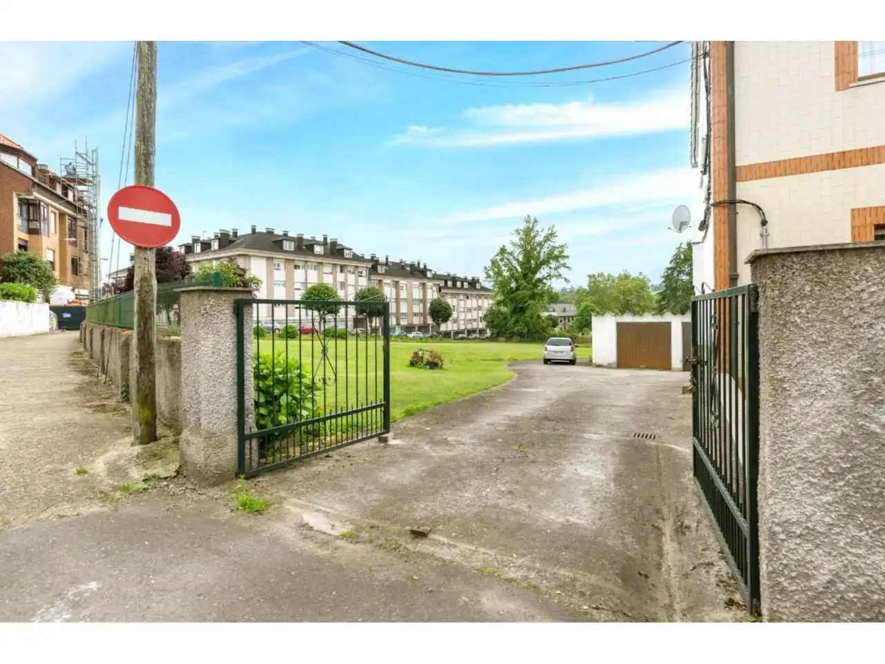 Außenansicht von Residential zum Verkauf in Oviedo 