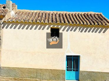 Country house for sale in Chirivel
