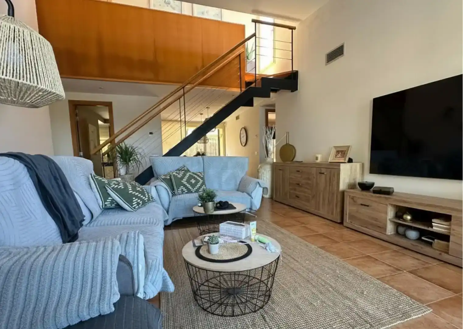 Sala d'estar de Casa o xalet en venda en Sant Feliu de Guíxols amb Aire condicionat, Piscina i Balcó