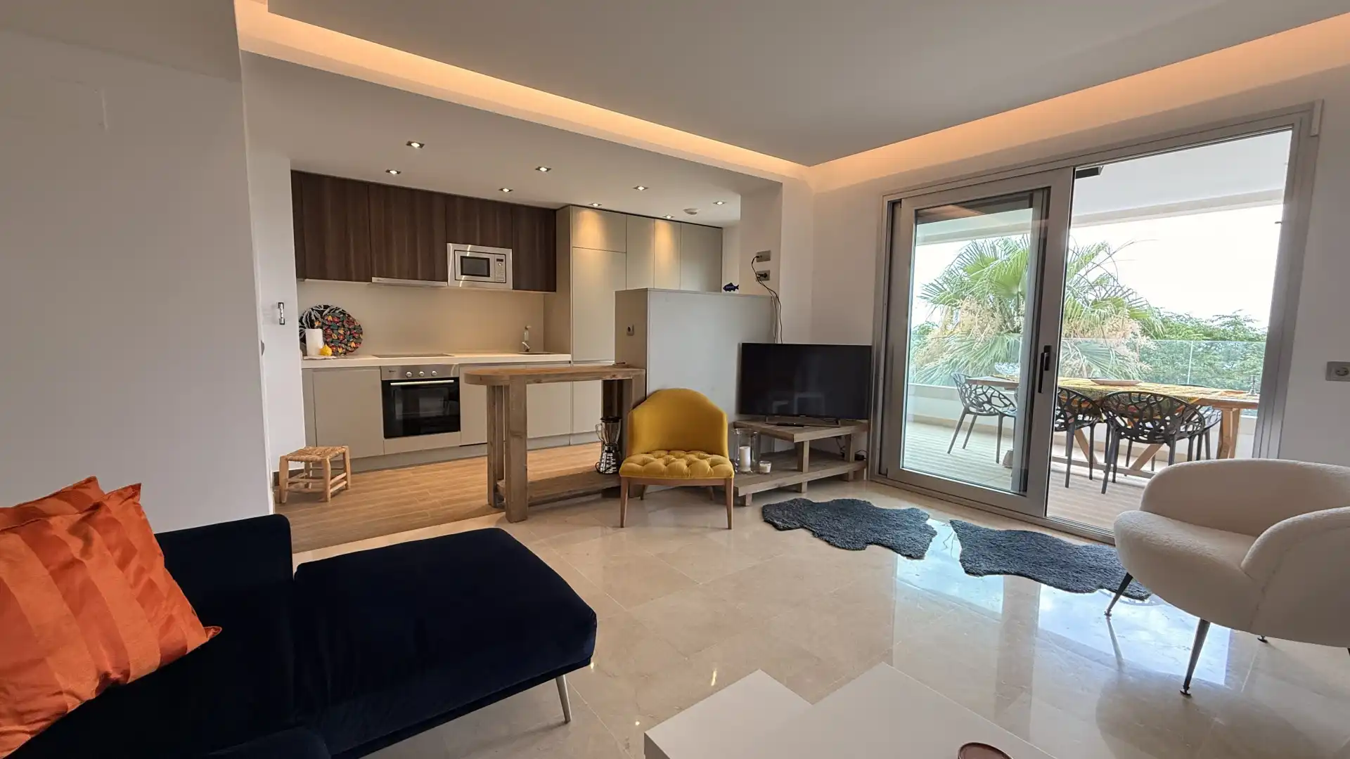 Sala d'estar de Apartament de lloguer en Marbella amb Aire condicionat, Calefacció i Terrassa