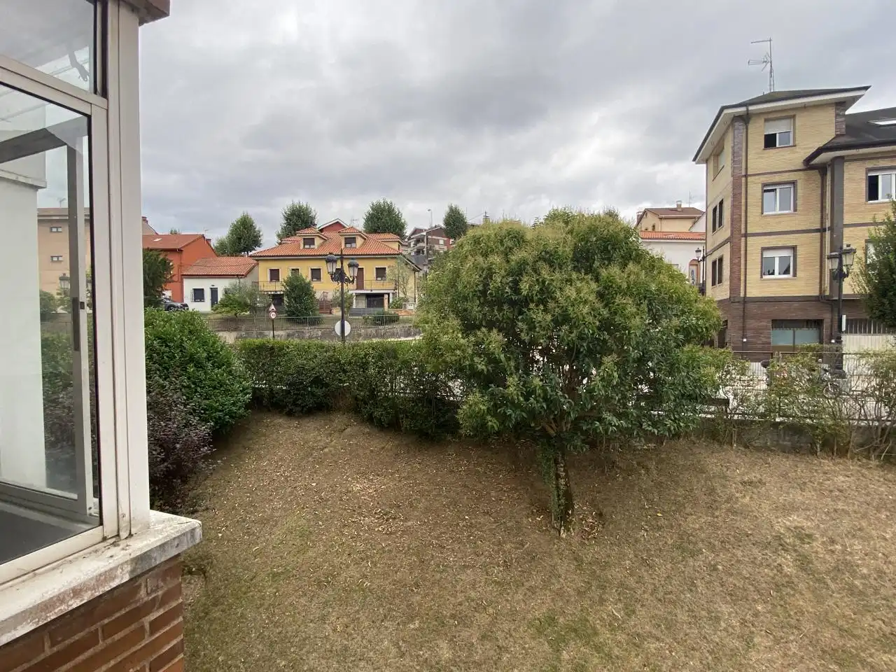 Jardín de Piso en venta en Oviedo  con Trastero