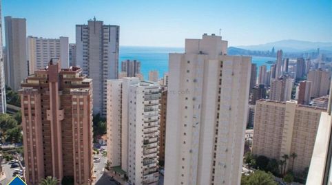 Apartamento con piscina comunitaria, en la provincia de Alicante, en la ciudad de Benidorm. 2 habitaciones | 107 m² | A 700 metros
