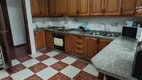 Cuina de Casa o xalet en venda en  Córdoba Capital amb Aire condicionat i Terrassa