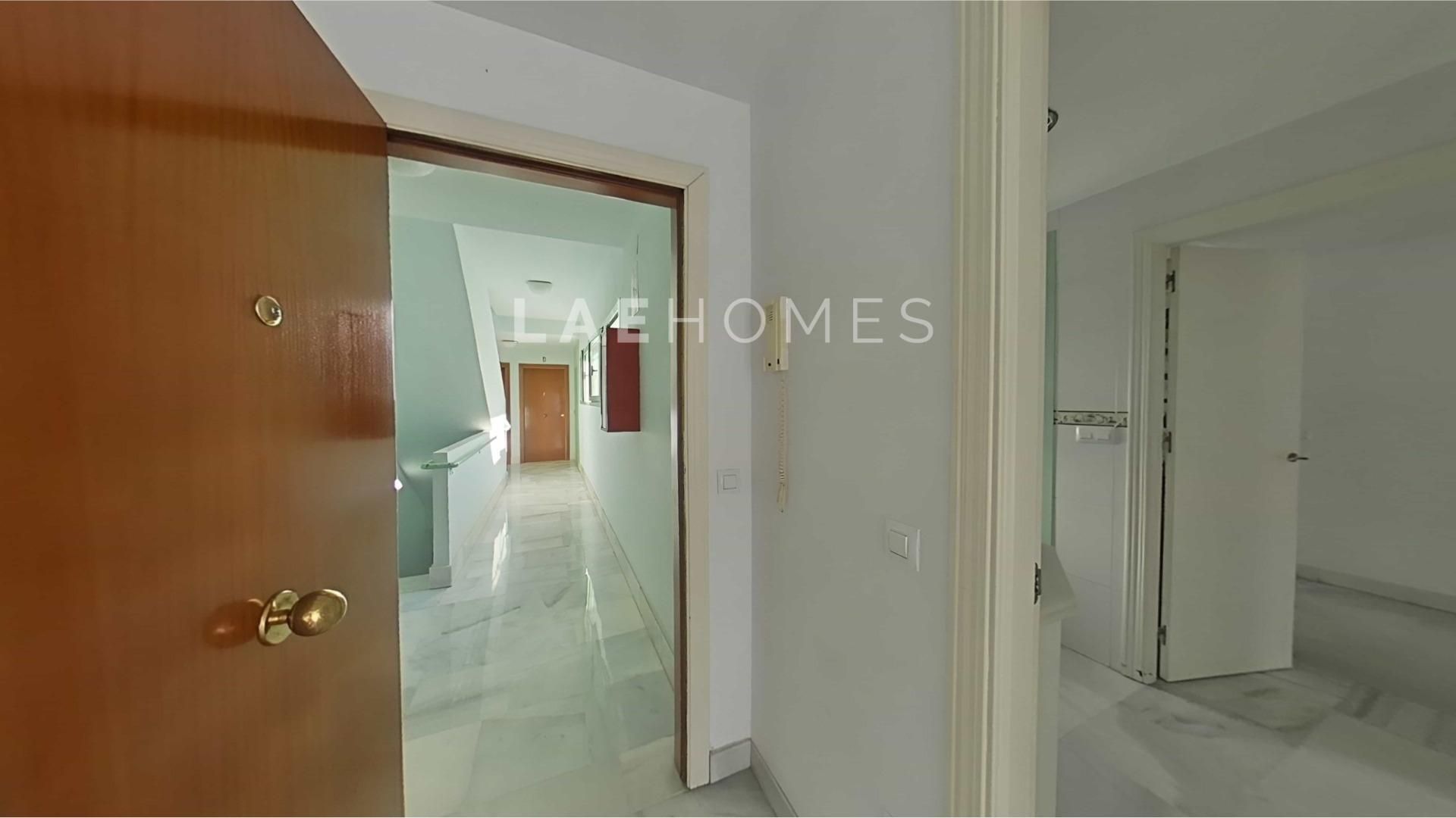 Flat for sale in  Sevilla Capital  with Air Conditioner, Terrace and Storage room