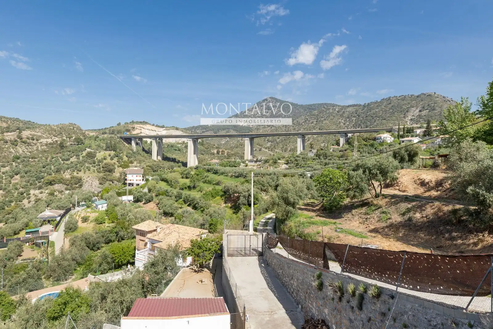 Vista exterior de Casa o xalet en venda en Huétor de Santillán