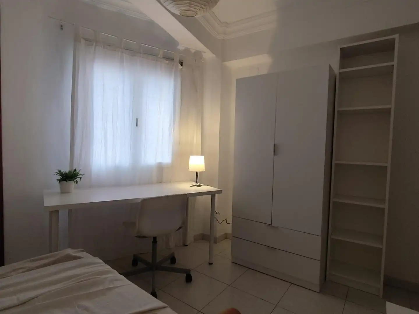 Habitación de Piso de alquiler en Sevilla con Aire acondicionado, Calefacción y Amueblado