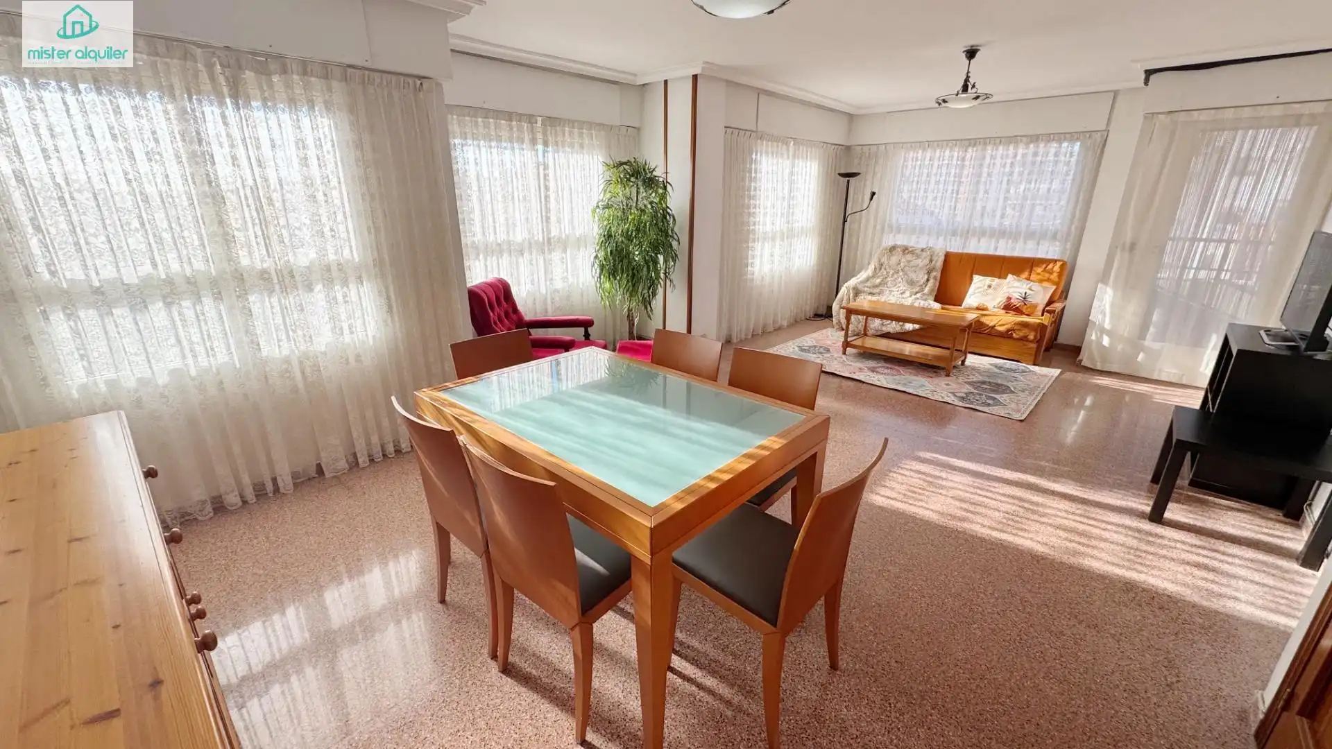 Menjador de Apartament en venda en San Vicente del Raspeig / Sant Vicent del Raspeig amb Aire condicionat, Calefacció i Terrassa