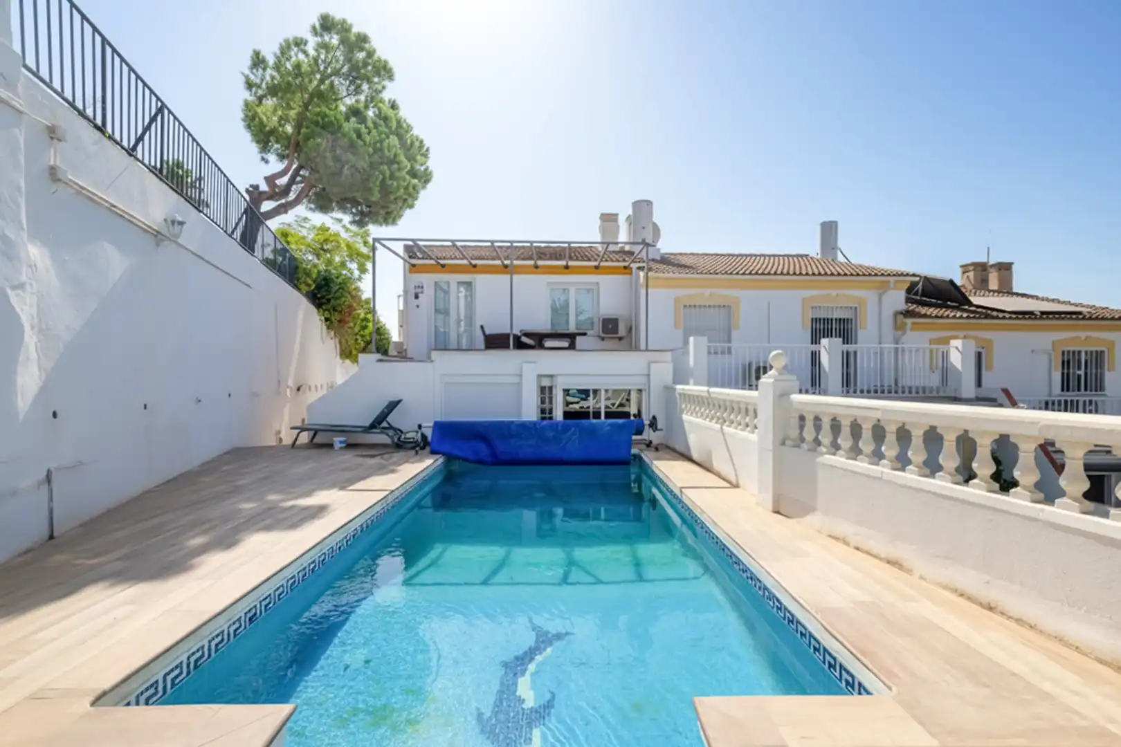 Piscina de Casa adosada en venta en Málaga con Aire acondicionado, Calefacción y Jardín privado