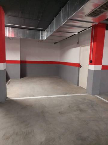 Garaje en Alquiler en Poniente-Norte - Miralbaida - Parque Azahara