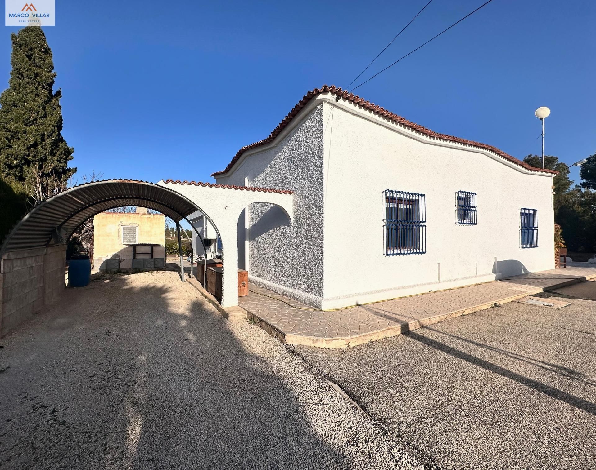 Exterior view of House or chalet for sale in Crevillent  with Air Conditioner, Private garden and Storage room