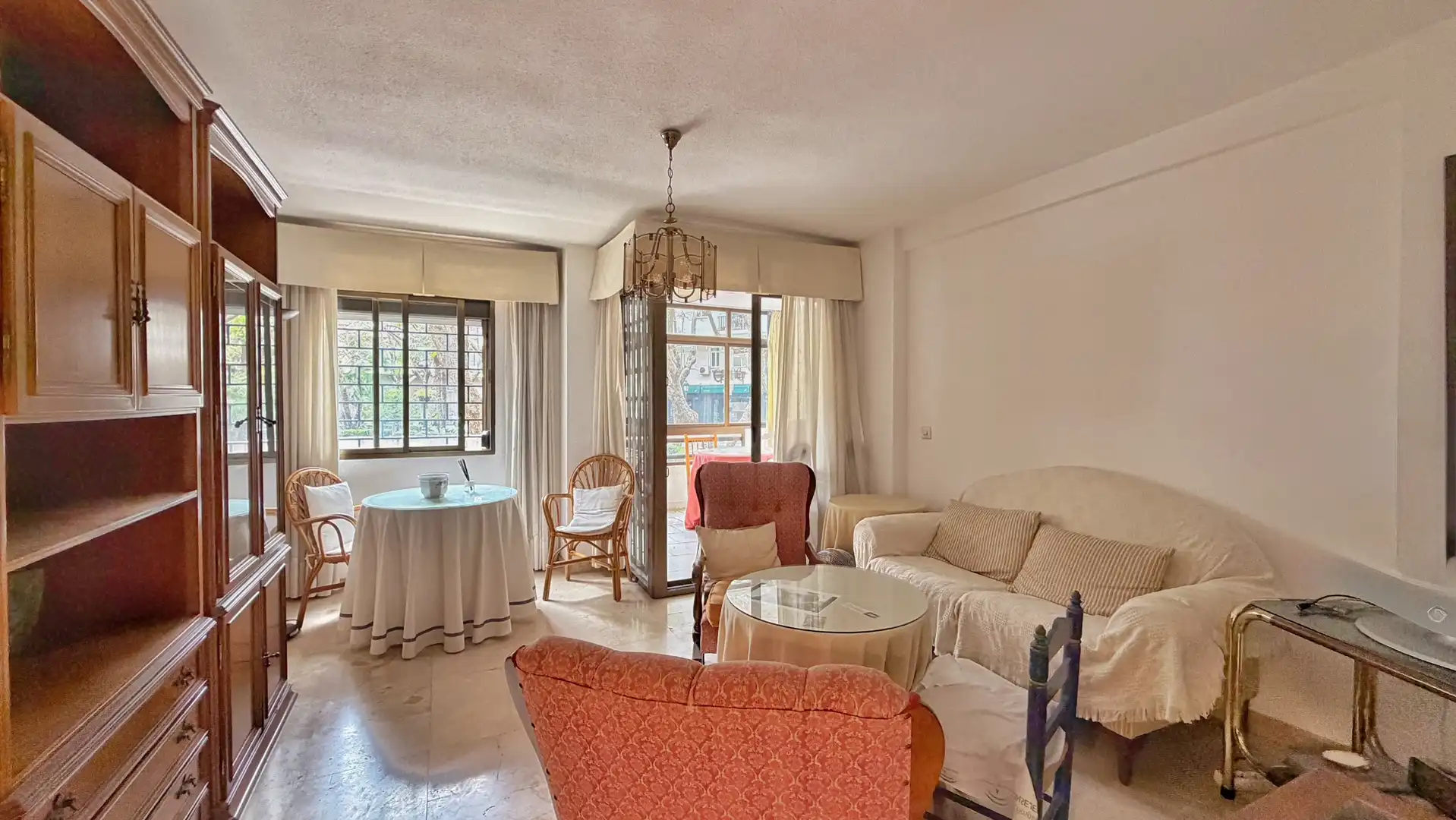 Living room of Flat for sale in Marbella  with Terrace, Oven and Washing machine