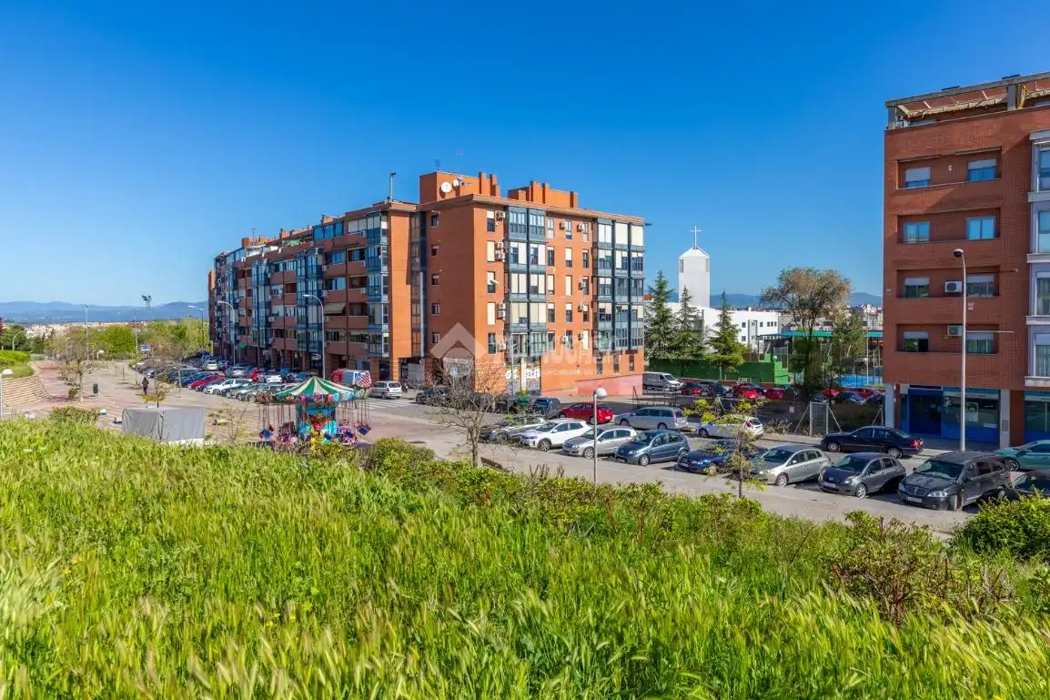 Vista exterior de Casa adosada en venta en Madrid