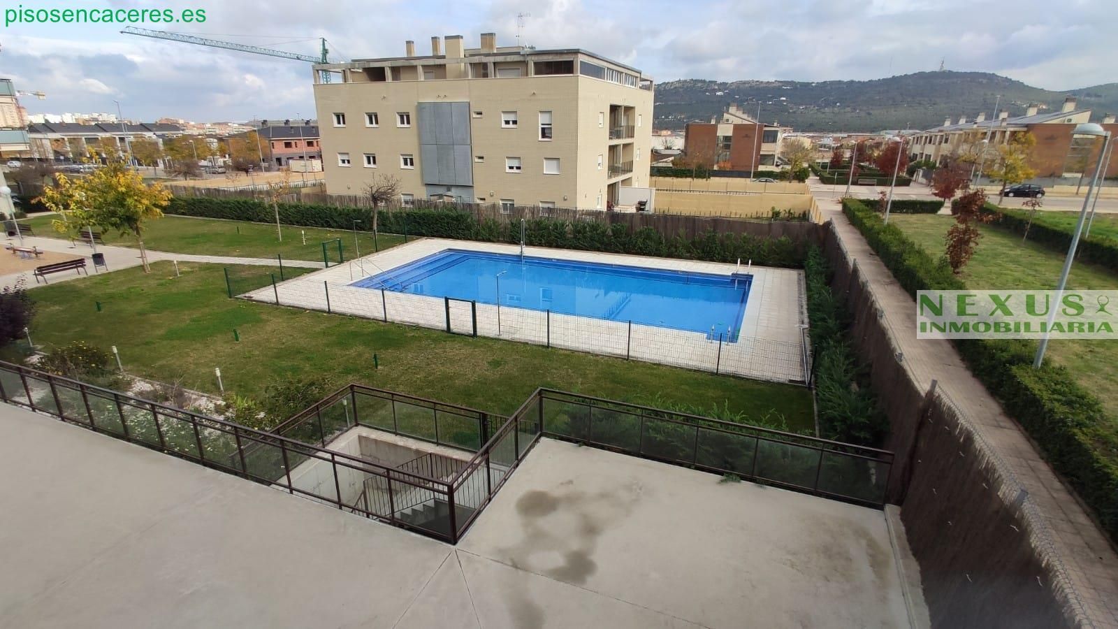 Piscina de Piso de alquiler en Cáceres Capital con Aire acondicionado, Calefacción y Trastero