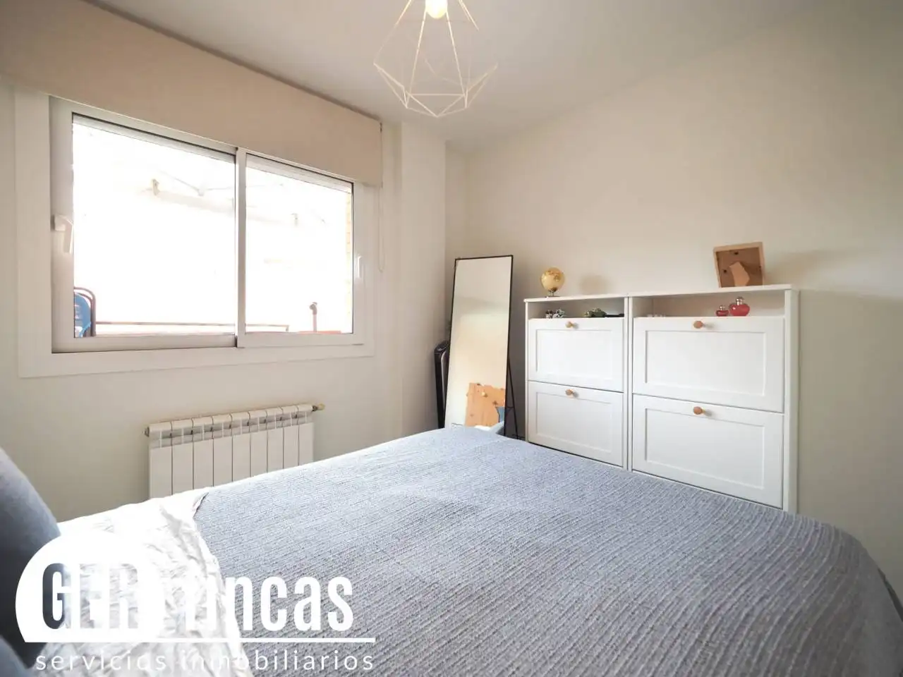 Schlafzimmer von Wohnung zum Verkauf in Terrassa mit Klimaanlage, Parkett und Terrasse
