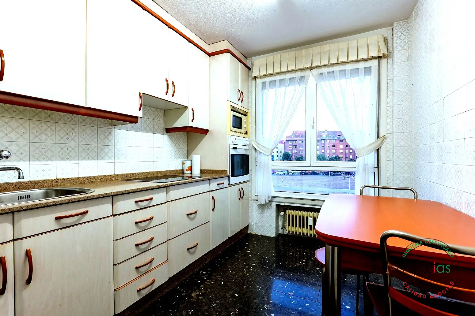 Piso con ascensor en venta en Gijón - Calle Pintor Mariano More 2, imagen 2