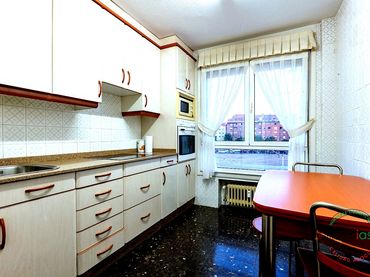 Piso con ascensor en venta en Gijón - Calle Pintor Mariano More 2