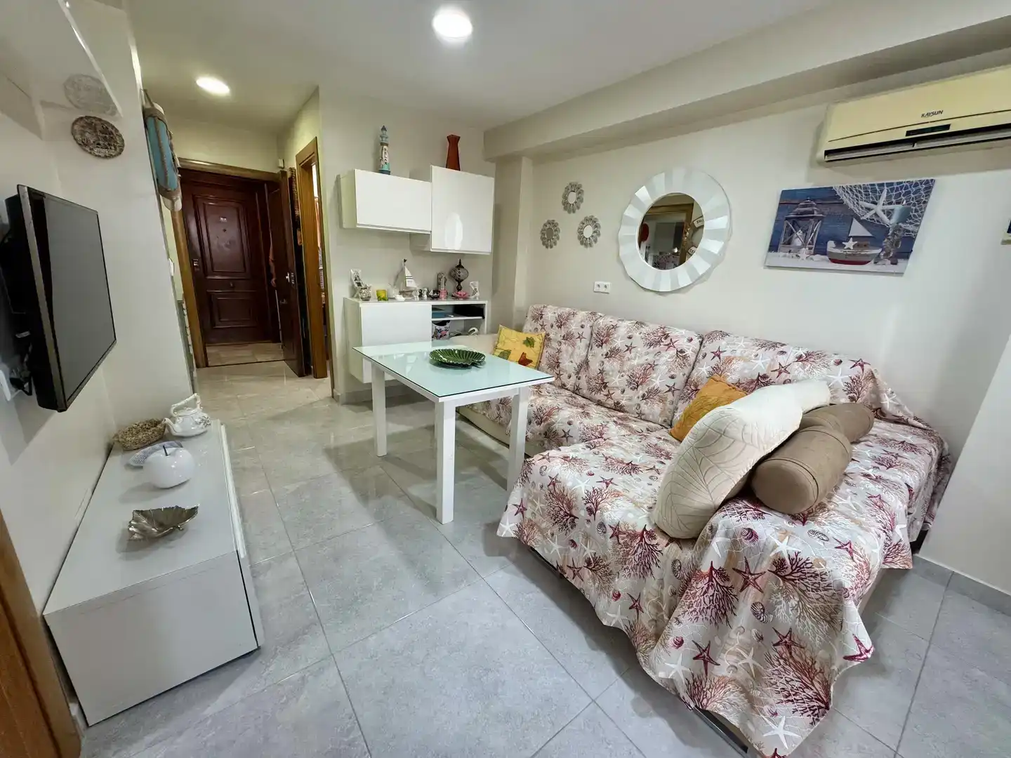 Living room of Flat for sale in Vélez-Málaga  with Air Conditioner and Swimming Pool