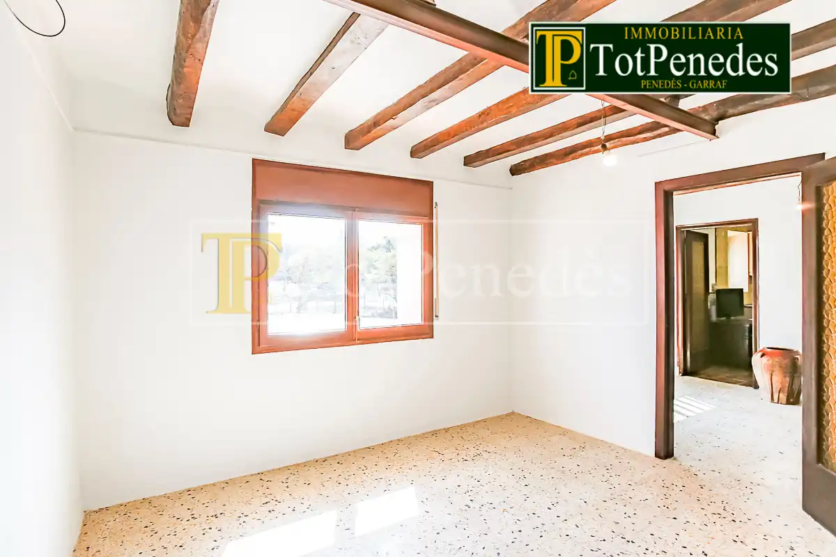 Habitación de Finca rústica en venta en Sant Martí Sarroca con Jardín privado, Trastero y Lavadora