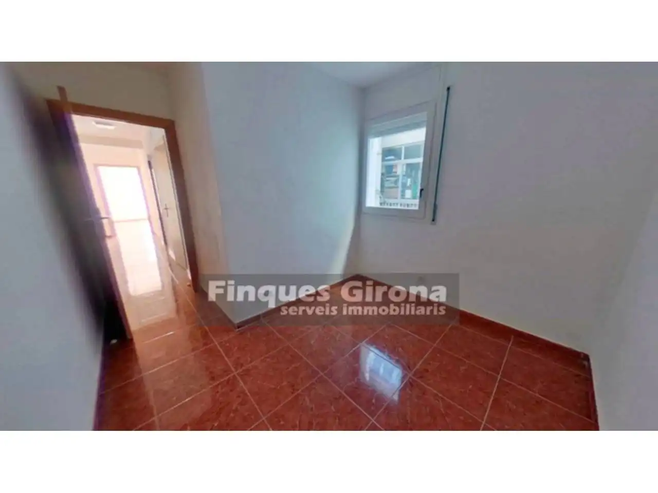 Flat with terrace for sale in Calle Empúries, imagen 3