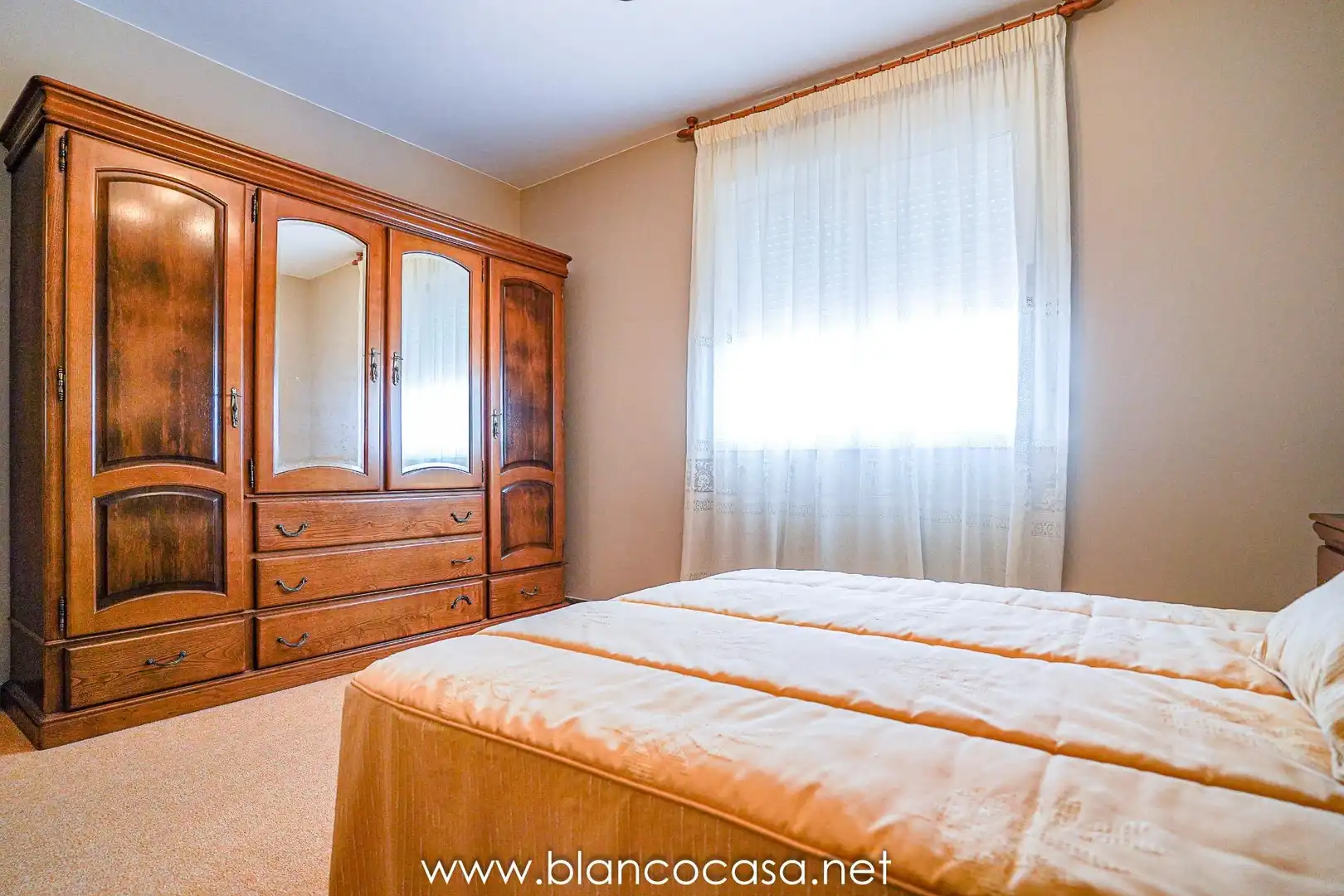Dormitori de Casa o xalet en venda en Malpica de Bergantiños amb Jardí privat, Terrassa i Traster