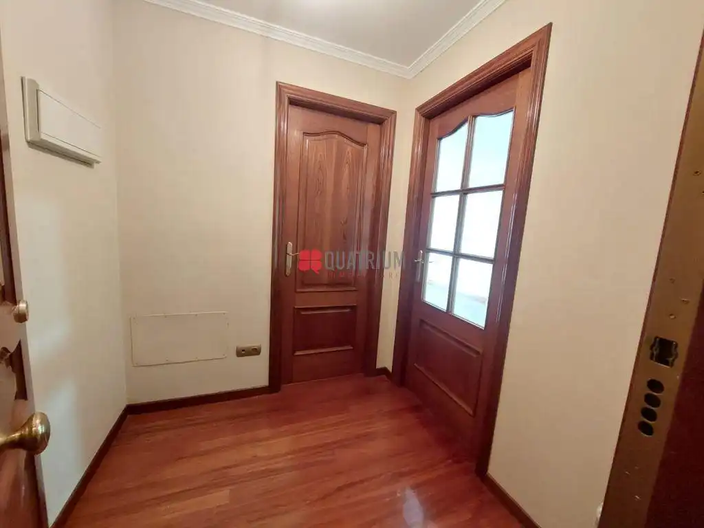 Schlafzimmer von Wohnung zur Miete in Castiñeiriño - Cruceiro de Sar