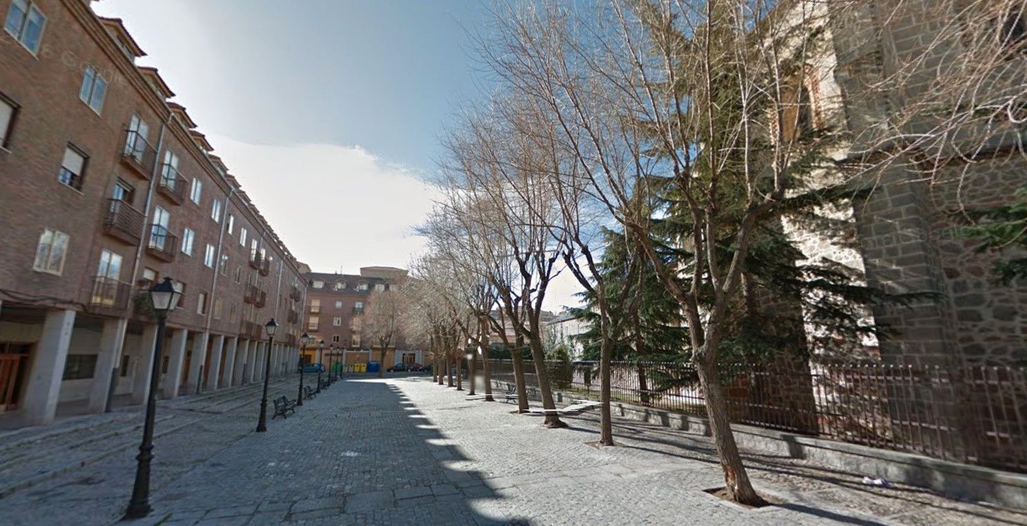 Vista exterior de Piso en venta en Ávila Capital con Calefacción y Balcón