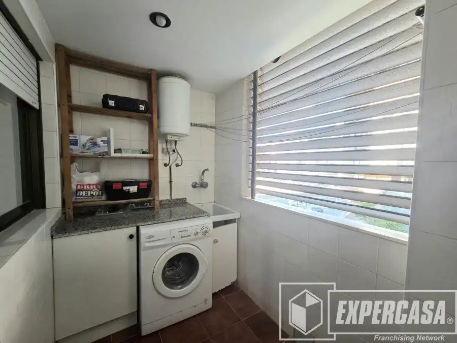 Cuina de Apartament de lloguer en Cullera amb Terrassa, Piscina i Moblat