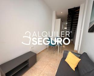 Sala d'estar de Casa o xalet de lloguer en  Madrid Capital amb Aire condicionat i Terrassa