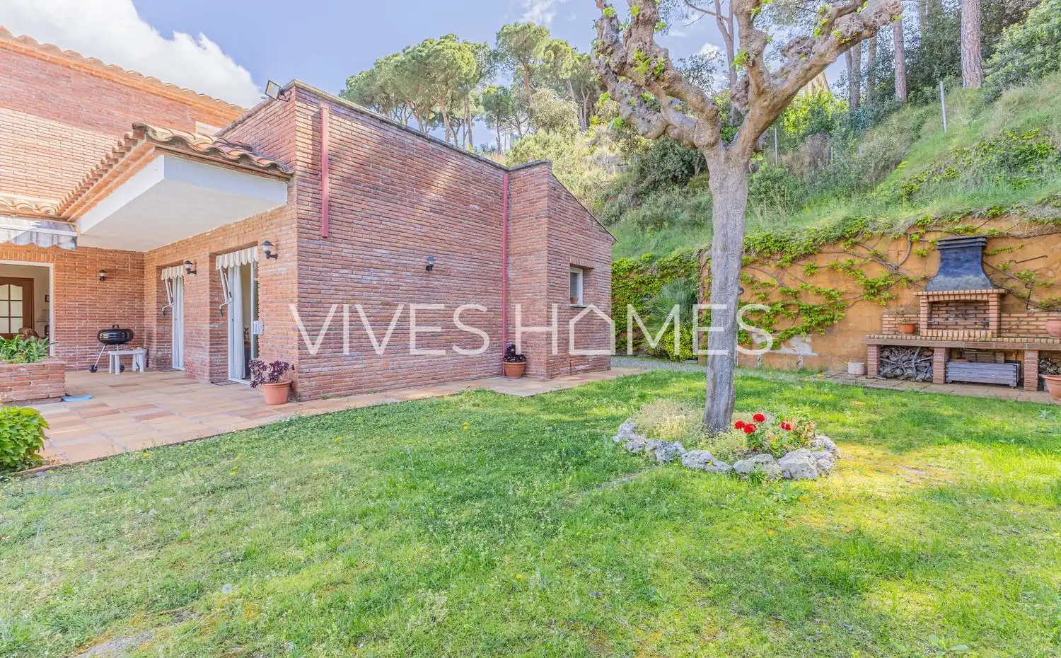 Garden of Houses for sale in Caldes d'Estrac  with Air Conditioner, Heating and Private garden