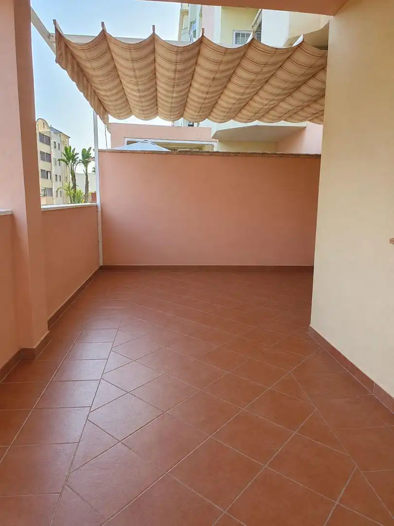 Balcony of Ground floor for rent in Algeciras  with Private garden, Furnished and Alarm