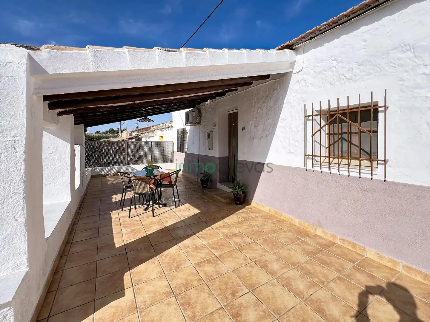 Außenansicht von Einfamilien-Reihenhaus zum Verkauf in Cuevas del Almanzora mit Privatgarten, Terrasse und Möbliert