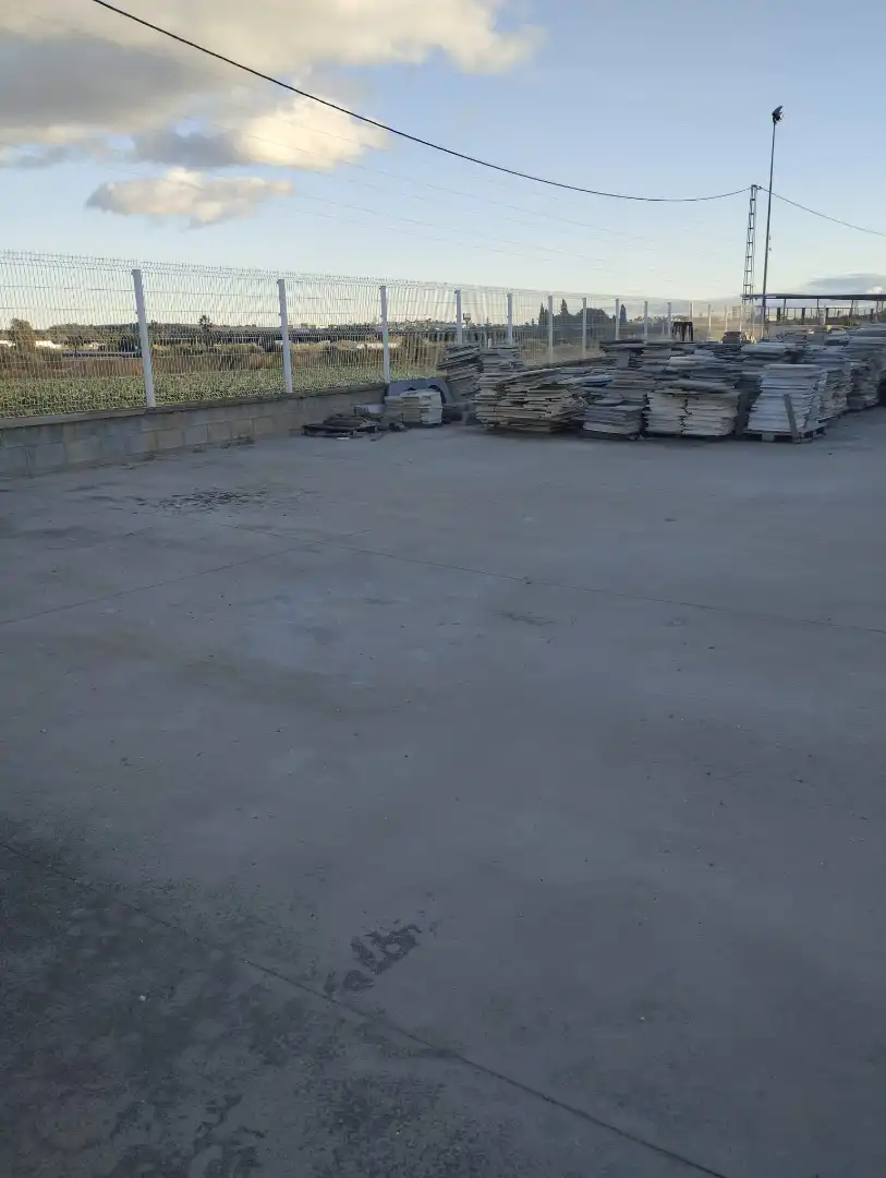 Aparcament de Nau industrial en venda en Vélez-Málaga