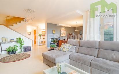 Living room of Single-family semi-detached for sale in Vallromanes  with Terrace
