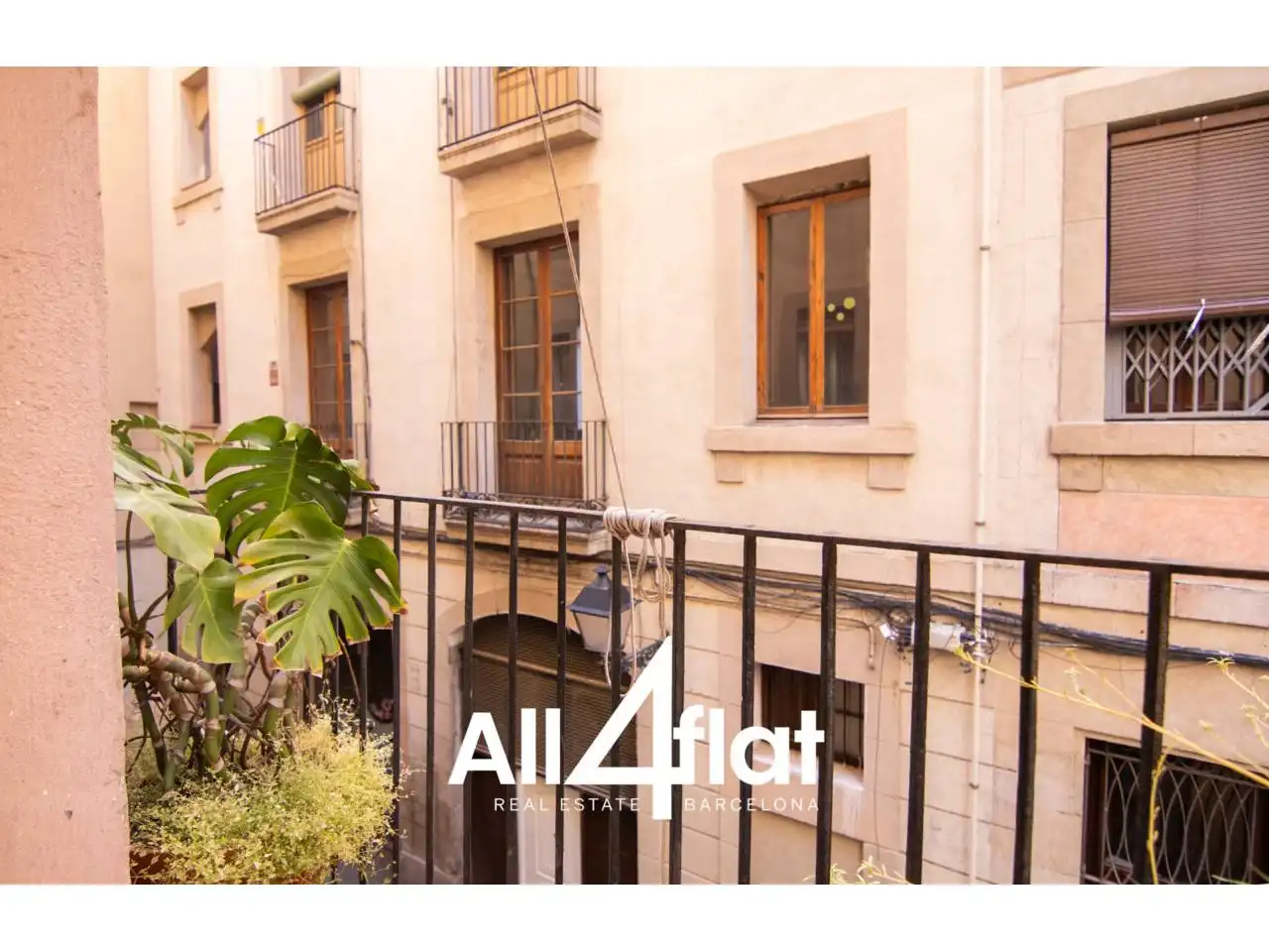 Exterior view of Flat for sale in Barcelona  with Air Conditioner, Furnished and Balcony