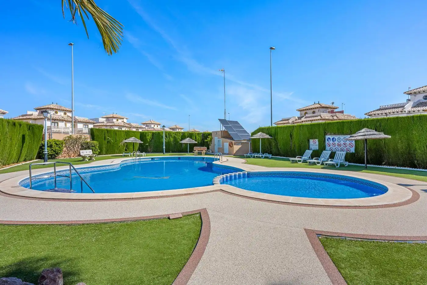 Piscina de Casa adosada en venta en Orihuela con Aire acondicionado, Jardín privado y Terraza