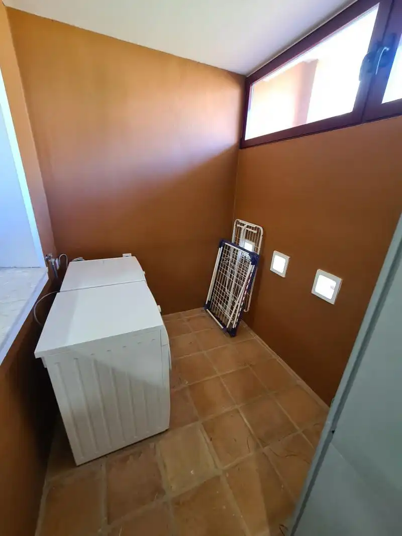 Casa adosada de alquiler en Benahavís con Aire acondicionado, Calefacción y Jardín privado