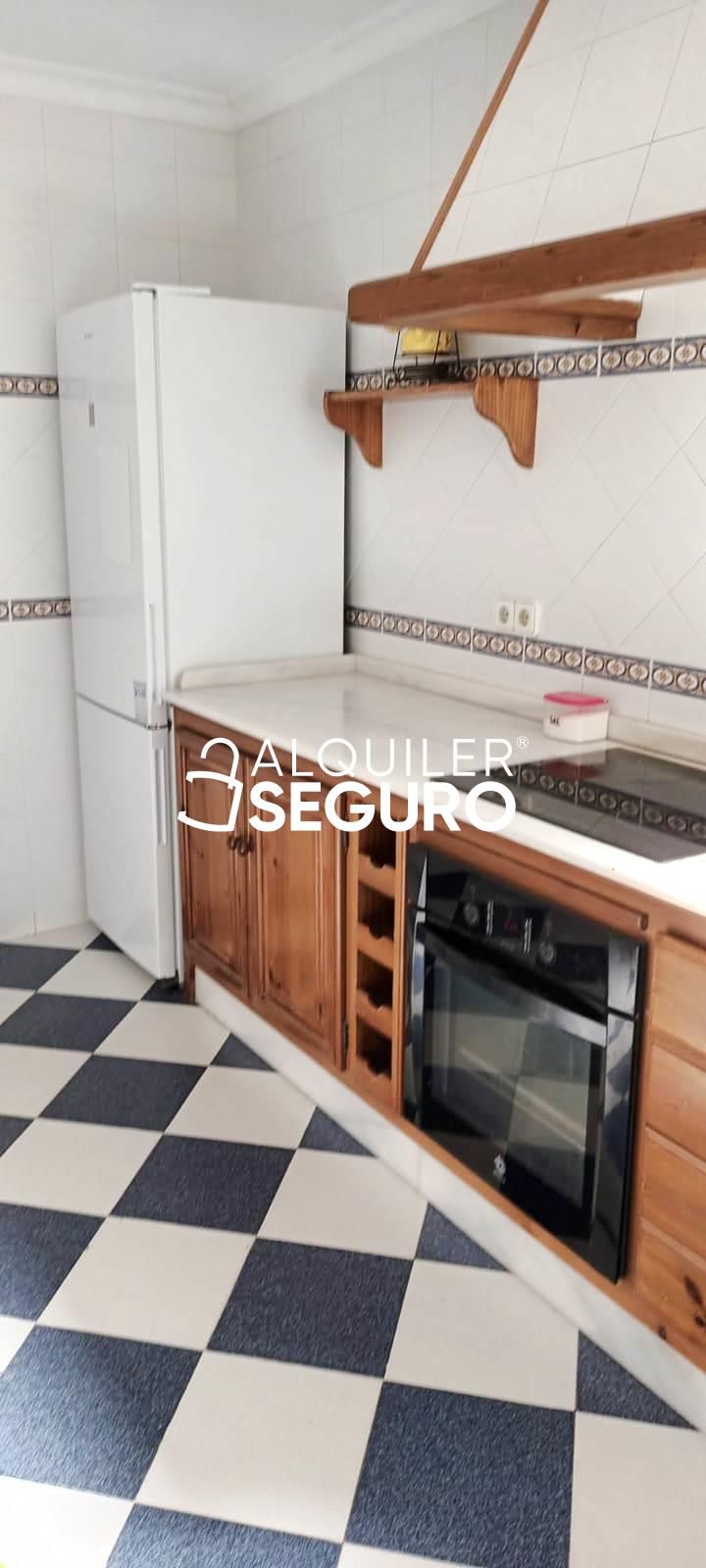 Kitchen of Flat to rent in Sanlúcar de Barrameda  with Air Conditioner