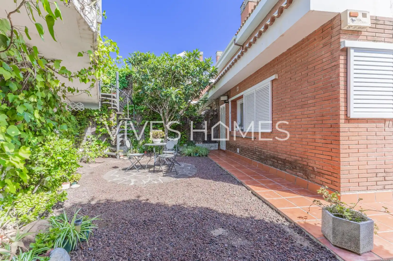 Vista exterior de Casa adosada en venda en Sant Andreu de Llavaneres amb Calefacció, Jardí privat i Terrassa