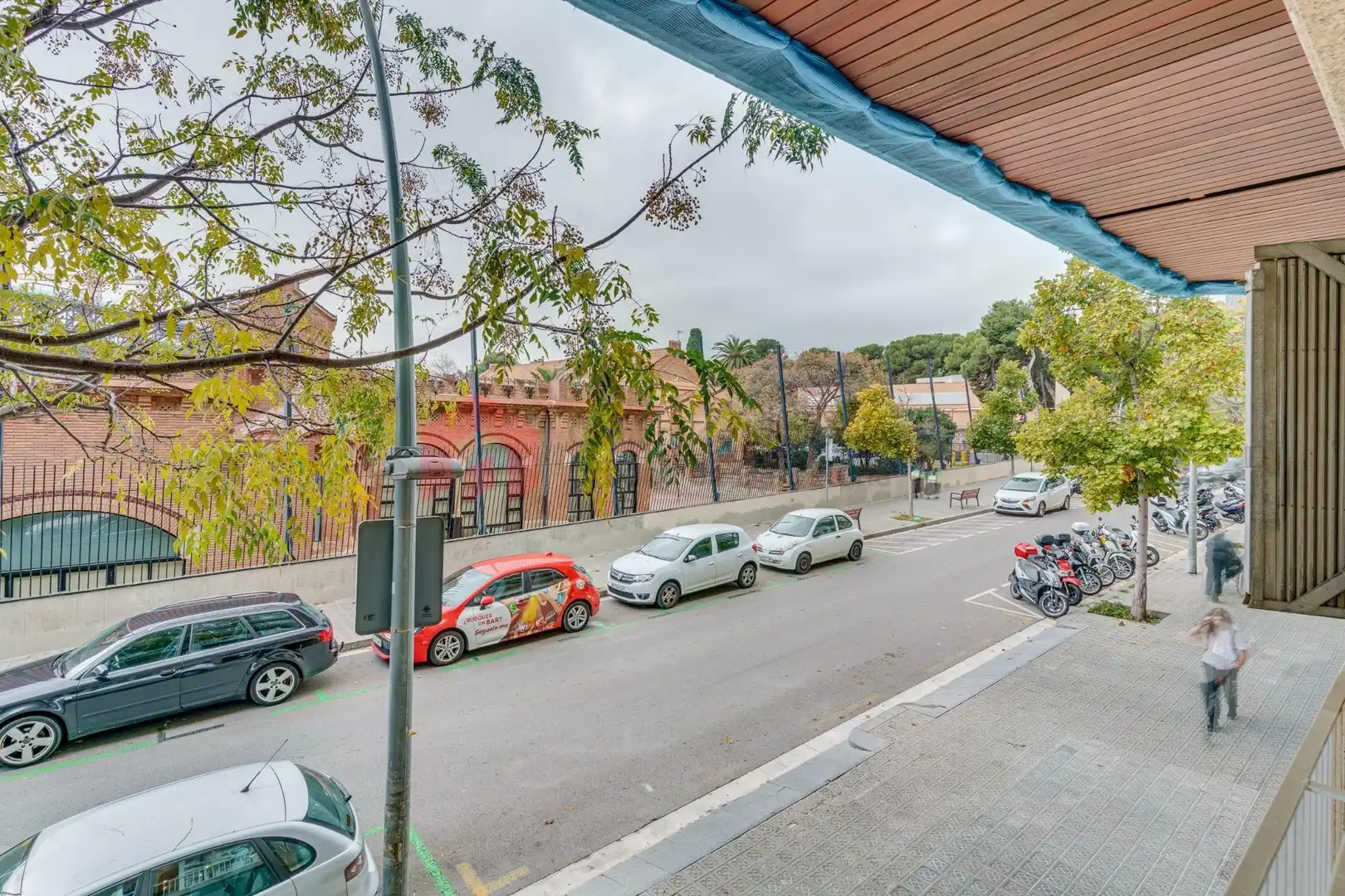 Vista exterior de Piso en venta en Barcelona con Parquet