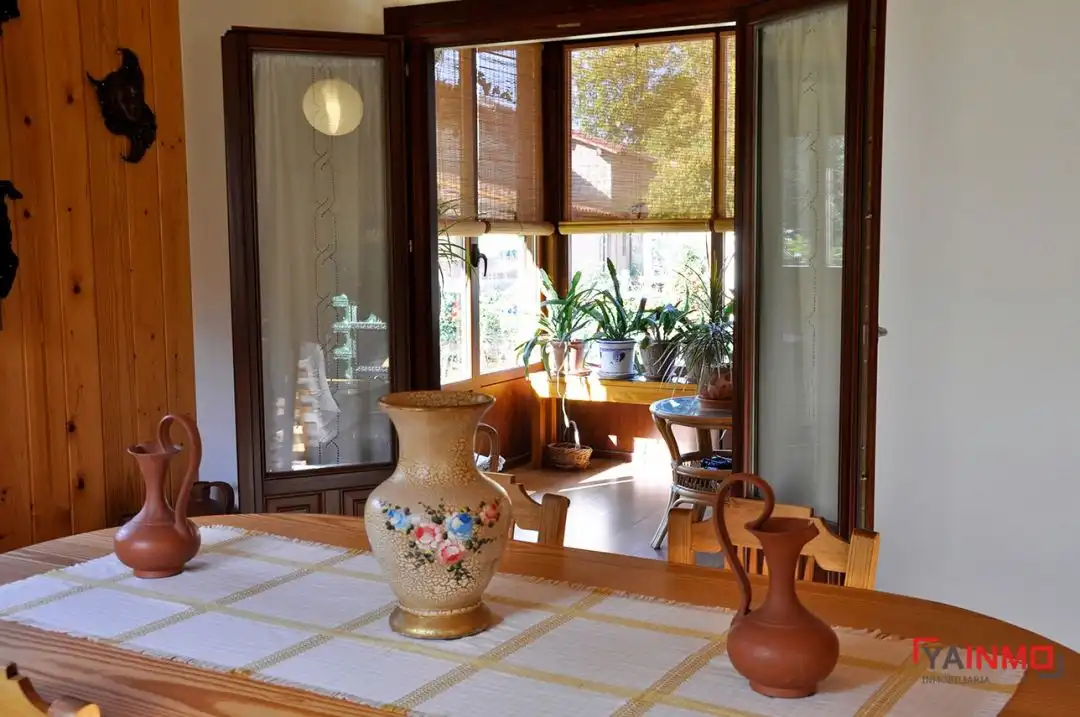 Menjador de Casa o xalet en venda en Zambrana amb Calefacció, Jardí privat i Terrassa