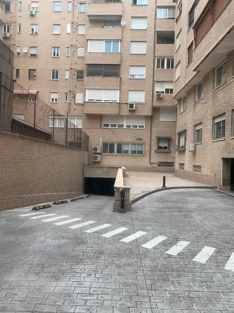 Garage for rent in Calle de Martín de los Heros, 59, Argüelles