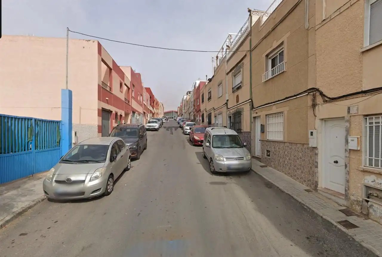 Außenansicht von Maisonette zum Verkauf in Almería mit Terrasse