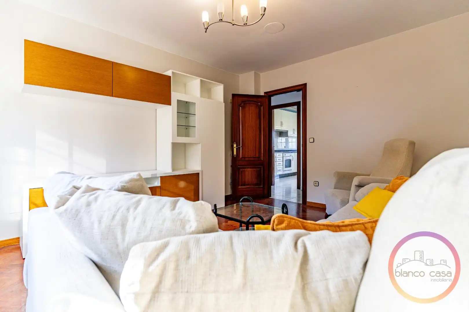 Sala d'estar de Casa o xalet en venda en Malpica de Bergantiños amb Calefacció, Terrassa i Traster