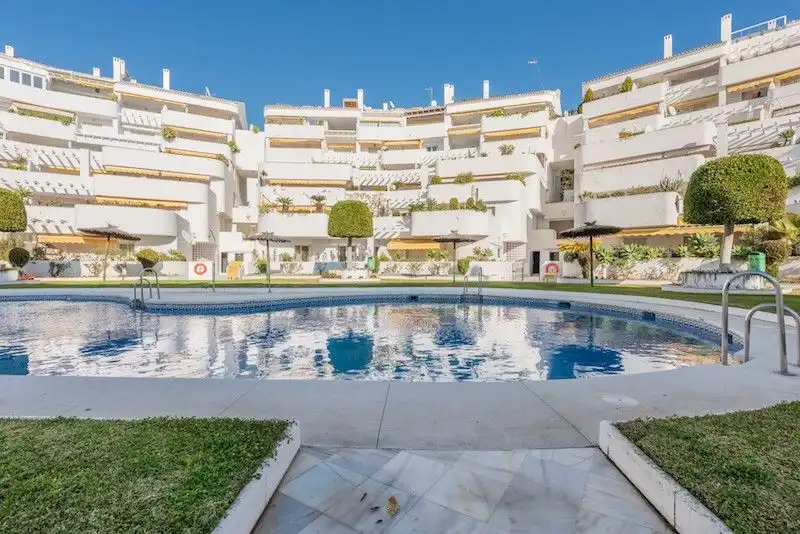 Vista exterior de Apartament en venda en Marbella amb Aire condicionat, Terrassa i Moblat
