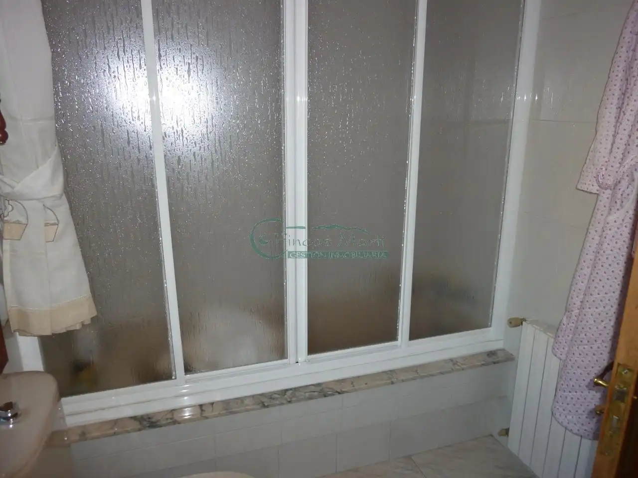 Bathroom of Houses for sale in Vigo   with Heating, Private garden and Parquet flooring