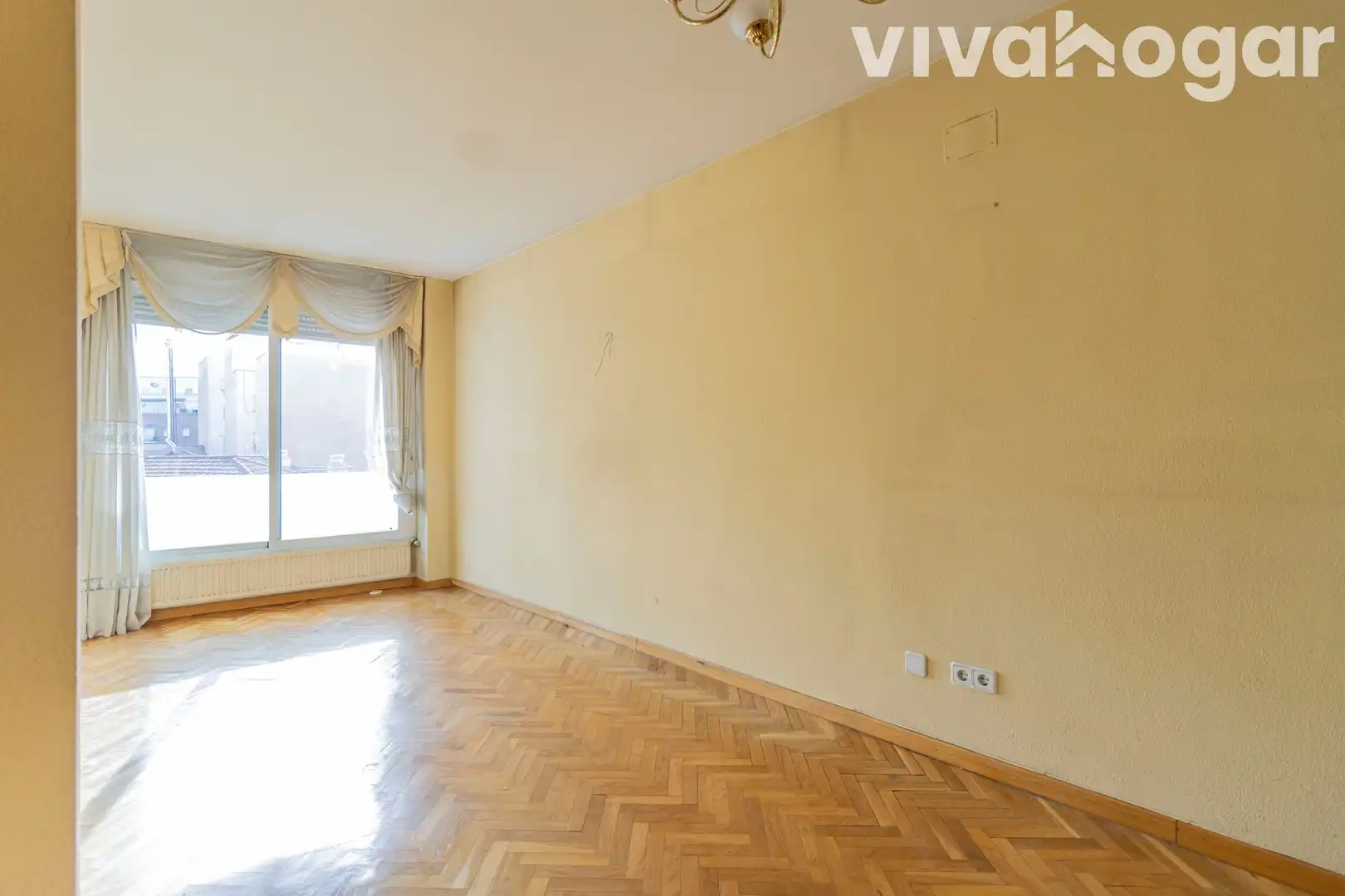 Piso con piscina en venta en Embajadores
