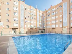 Schwimmbecken von Wohnung zum Verkauf in Alcorcón mit Abstellraum, Ofen und Balkon