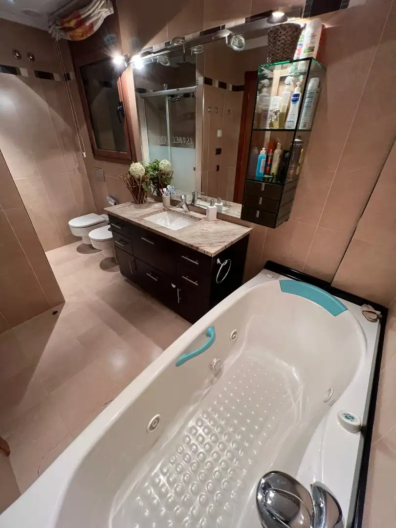 Casa con piscina en venta en Carrer de Joan Coromines i Vigneaux, imagen 28